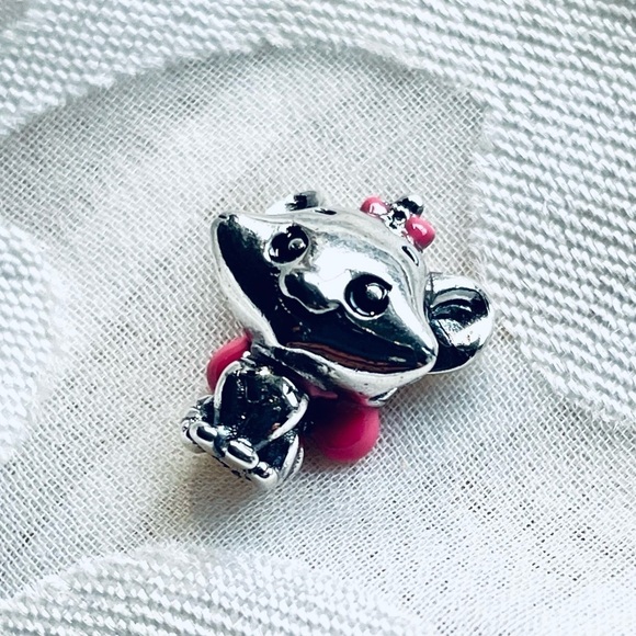 🐱 NWOT Cat Marie Charm – The Aristocats ✨ - Picture 5 of 10